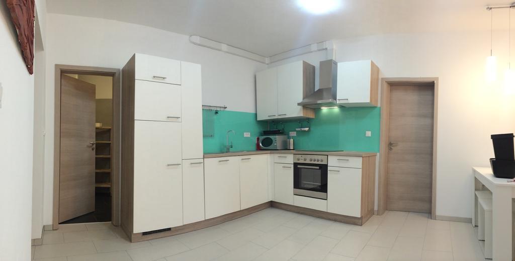 Apartments Sik 2 โคเปร์ ภายนอก รูปภาพ